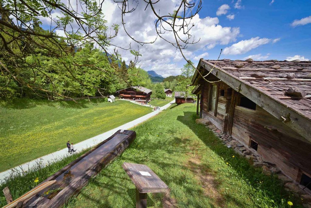 Geschichte hautnah - Im Museum Tiroler Bauernhöfe hast Du hautnahen Kontakt mit dem bäuerlichen Leben von "damals". - © Museum Tiroler Bauernhöfe / G. Grießenböck Geschichte hautnah - Im Museum Tiroler Bauernhöfe hast Du hautnahen Kontakt mit dem bäuerlichen Leben von "damals". - © Museum Tiroler Bauernhöfe / G. Grießenböck